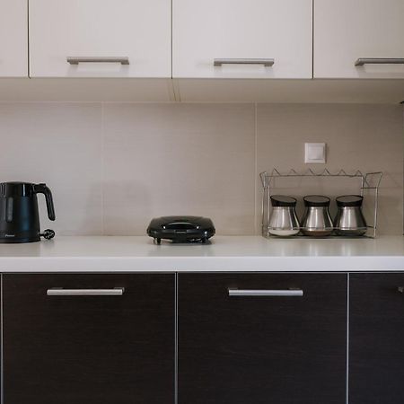 Hb Modern Apartments Tolo Bagian luar foto