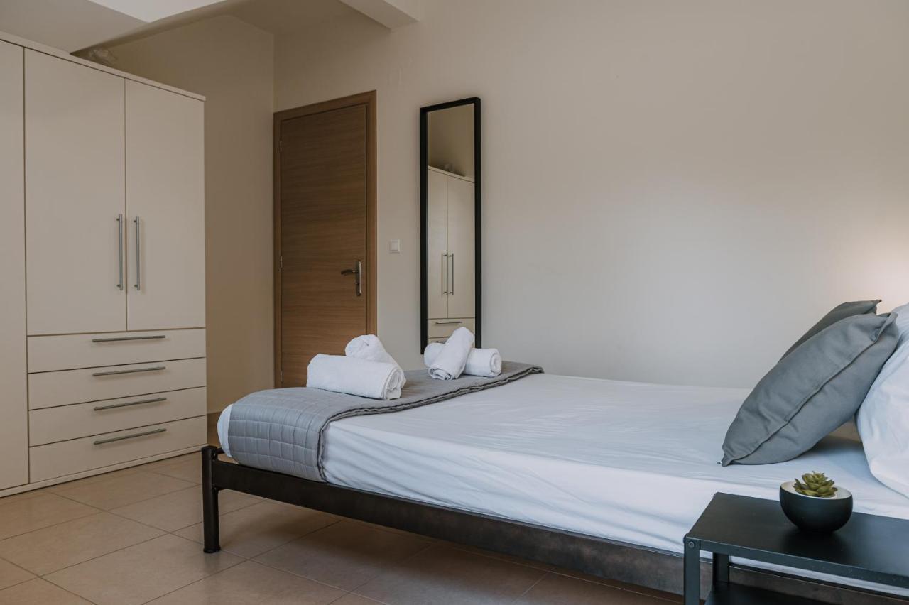 Hb Modern Apartments Tolo Bagian luar foto