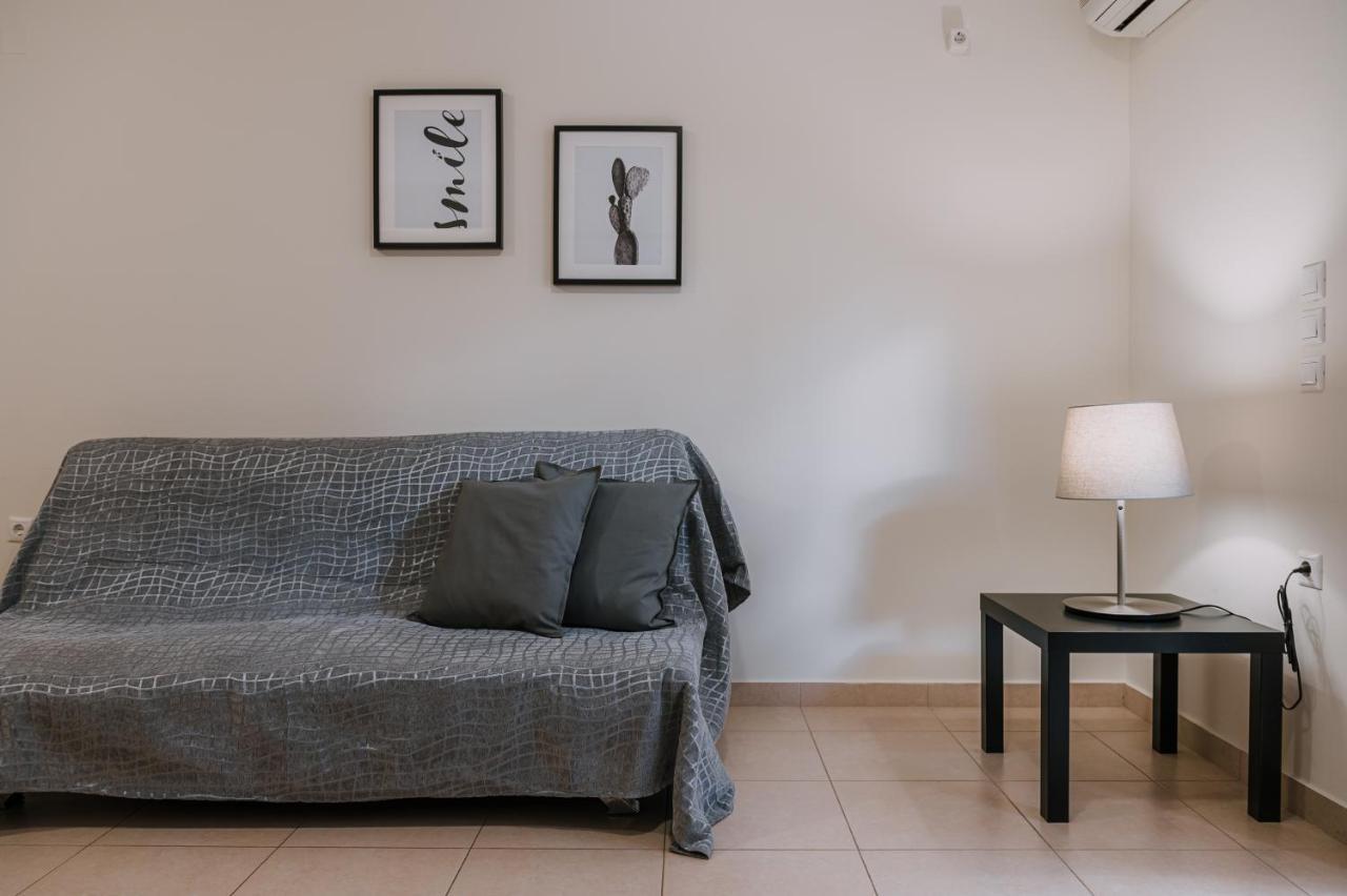 Hb Modern Apartments Tolo Bagian luar foto