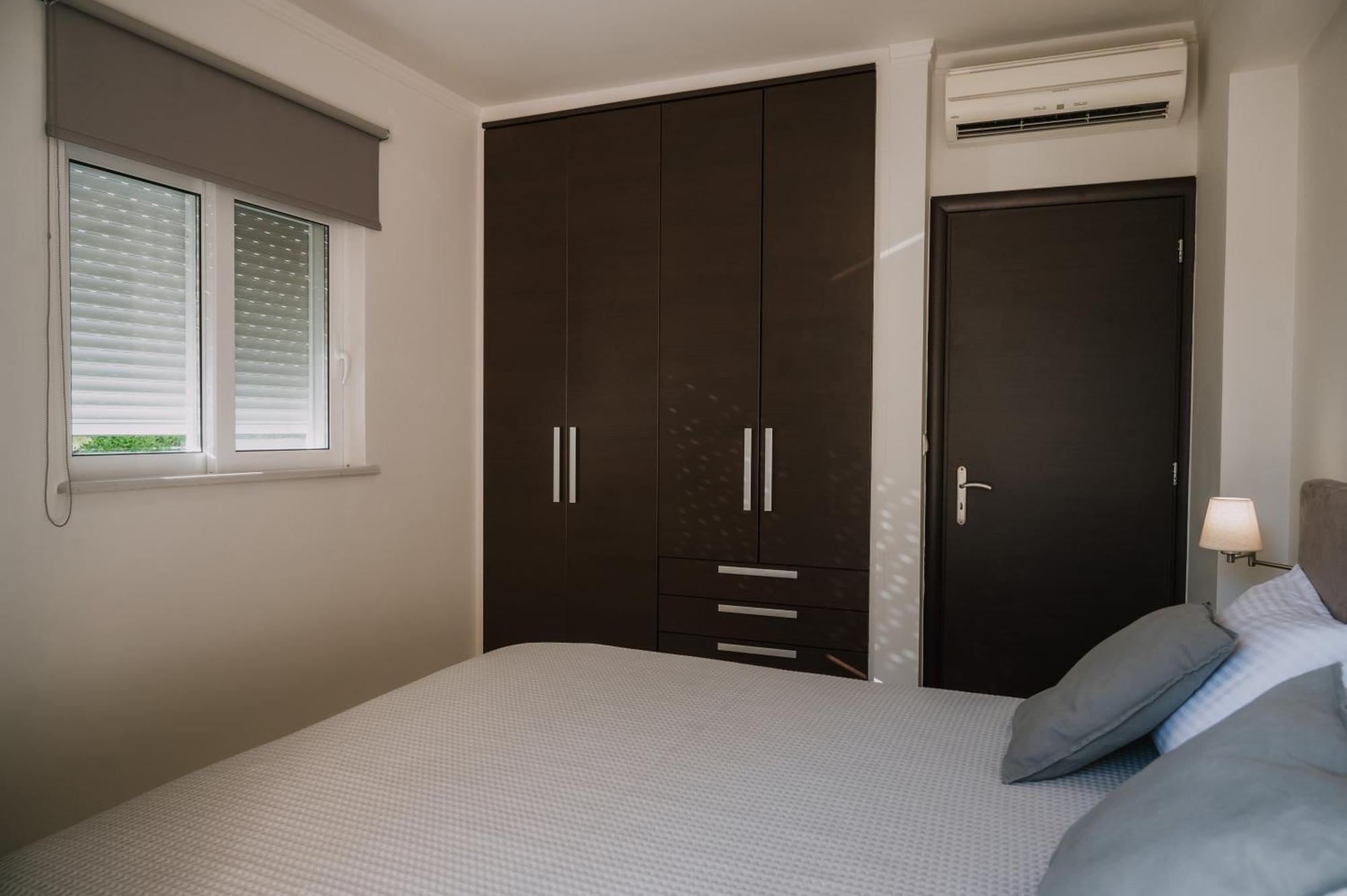 Hb Modern Apartments Tolo Bagian luar foto