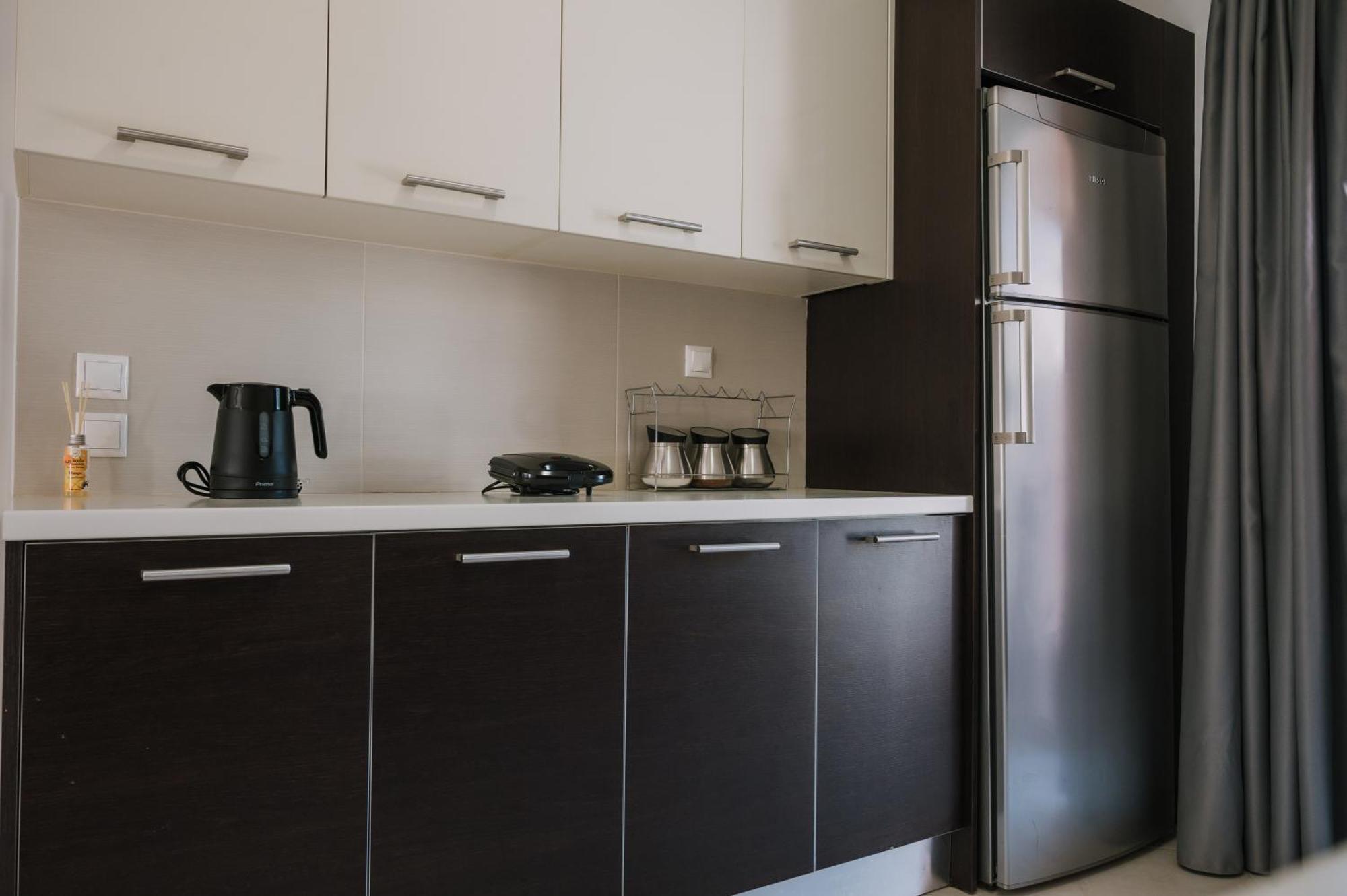Hb Modern Apartments Tolo Bagian luar foto