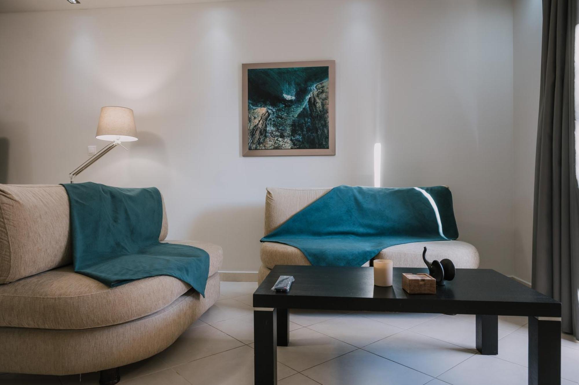 Hb Modern Apartments Tolo Bagian luar foto