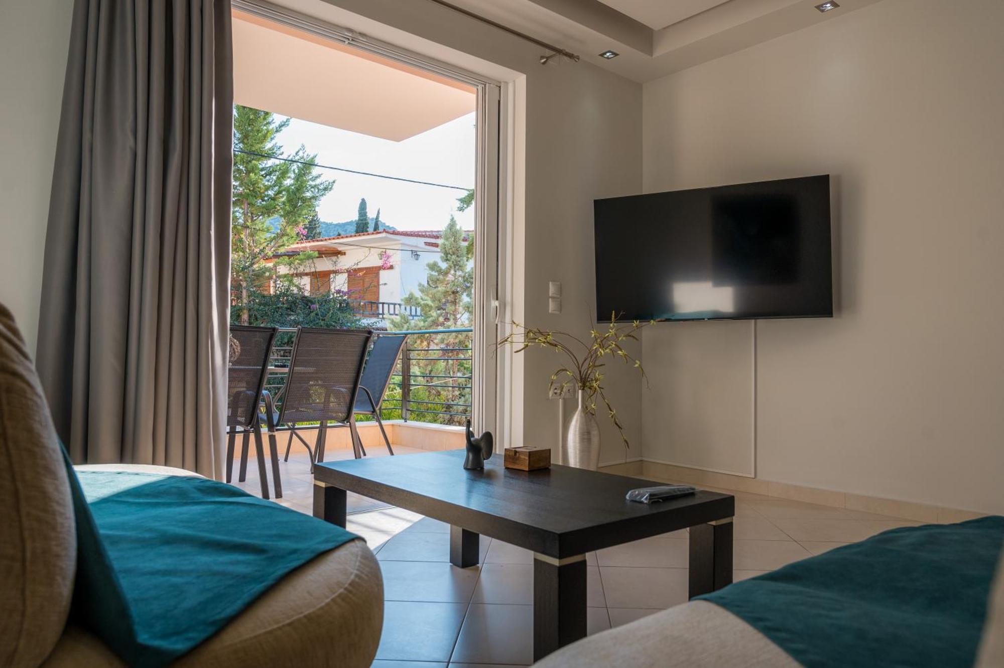 Hb Modern Apartments Tolo Bagian luar foto