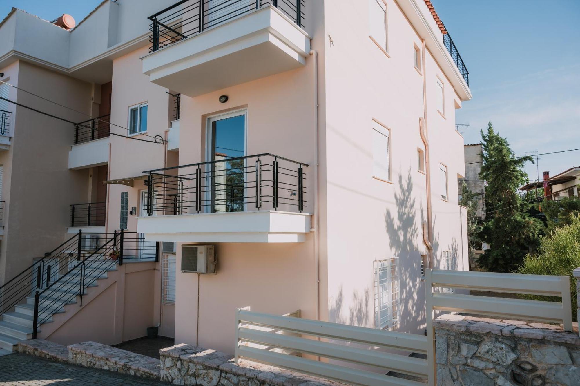 Hb Modern Apartments Tolo Bagian luar foto